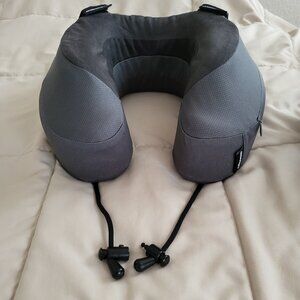 Cabeau Revolution S3 Neck Pillow. Great Used condition